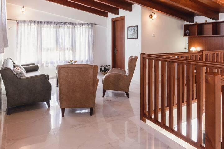 Villa Irina Míloi Extérieur photo